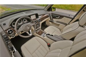 2013_Mercedes-Benz_GLK-Class_81